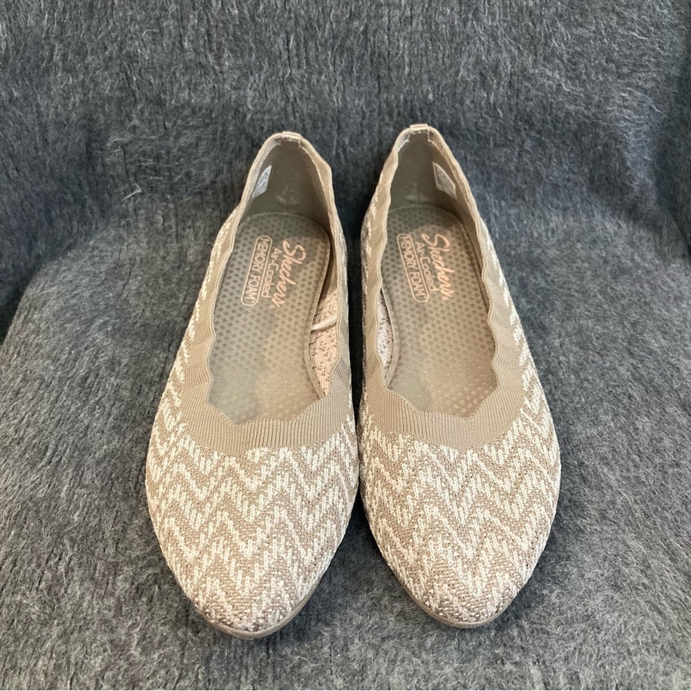 SKECHERS Sz 9.5 Cleo 2.0 Memory Foam Insole Scallop Top Almond Toe Ballet  Flats - Picture 2 of 11